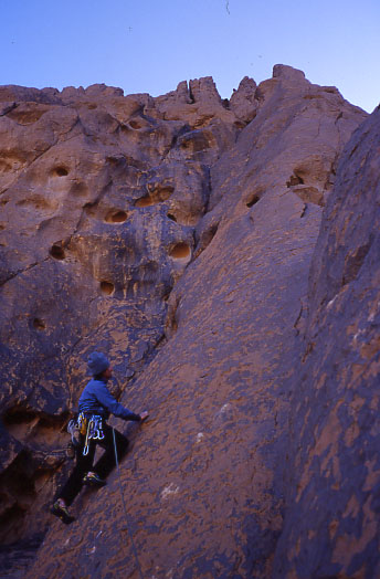 ESCALADE::