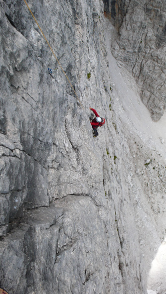 ESCALADE::