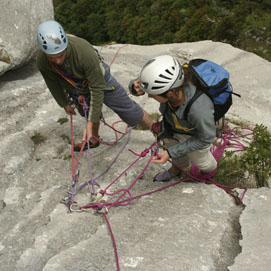 stage escalade sportive et terrain d'aventure